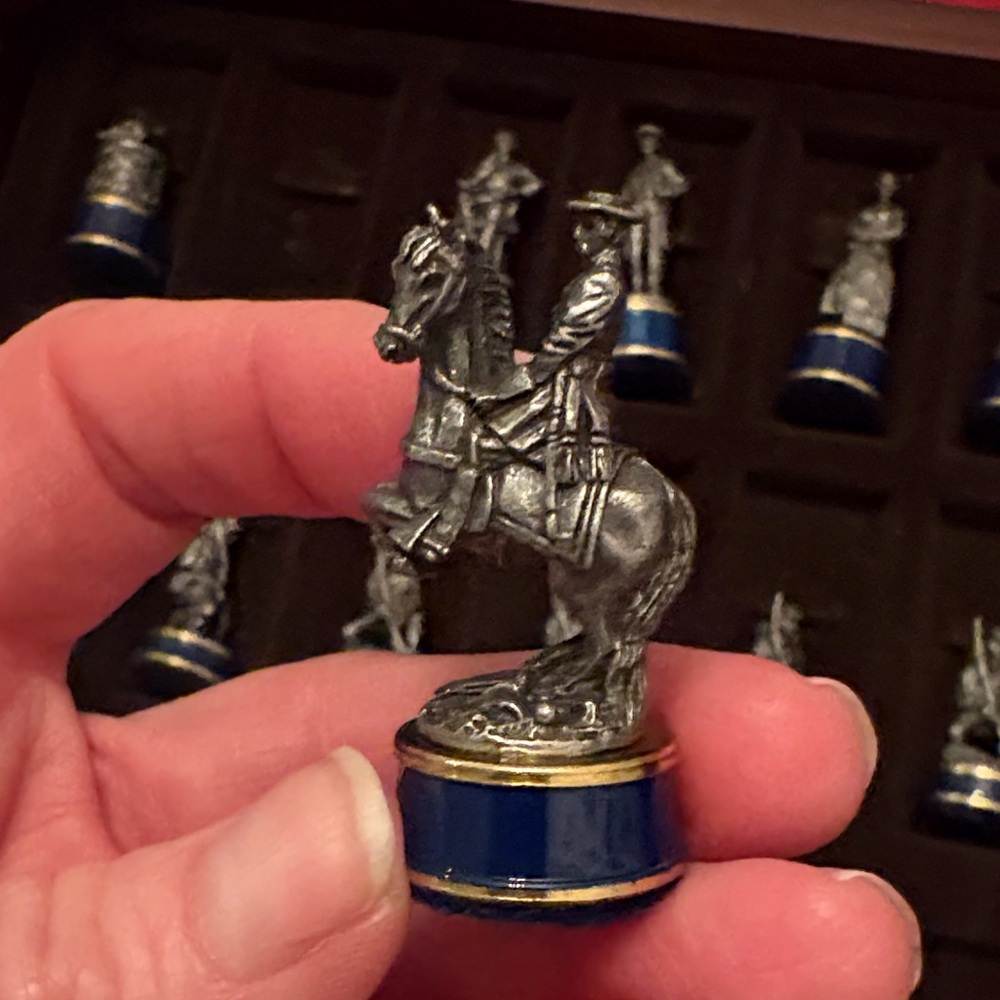 Civil War Chess Set 1983 - Picture 3 of 11